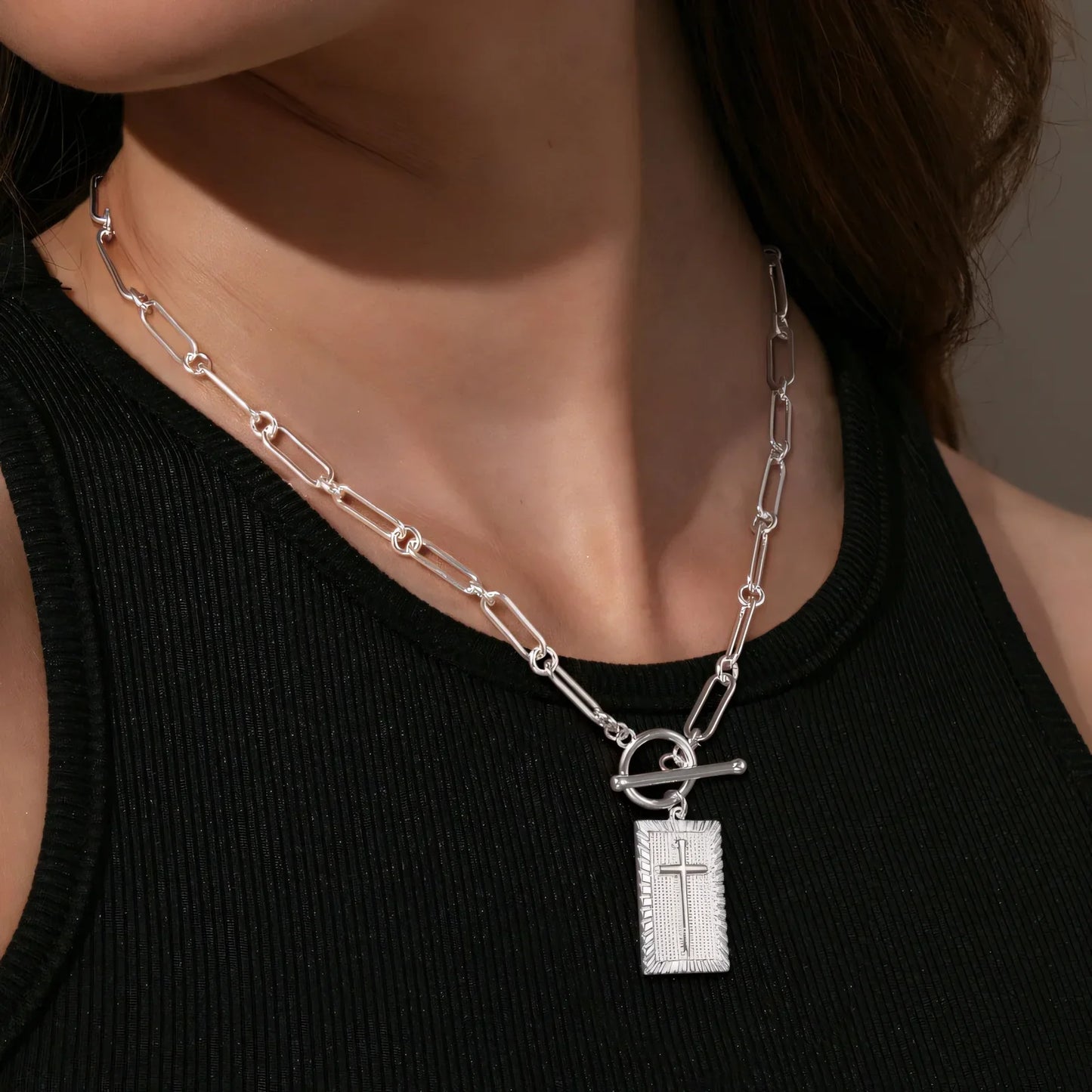 La Collana con Ciondolo Croce Eterna